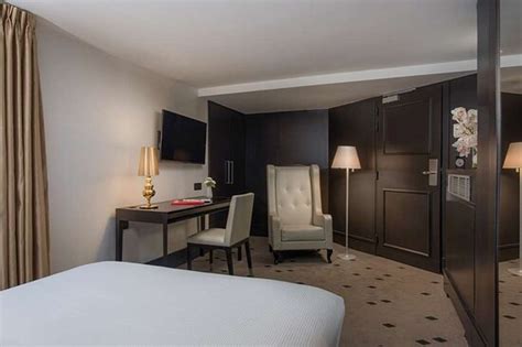 hotel beauchamps paris|NH Paris Champs.